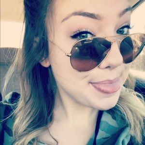 Meet your Posher, Kelsey